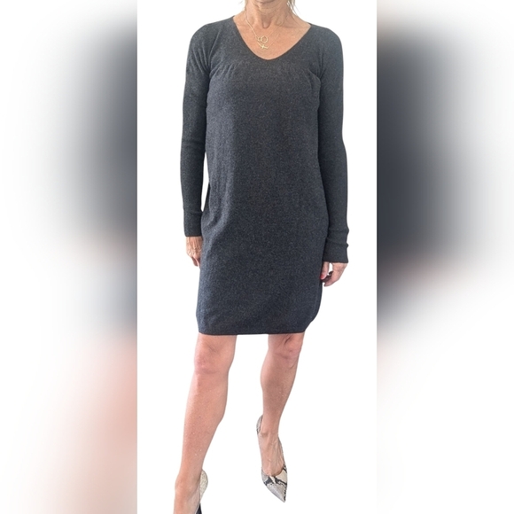 Vince Dresses & Skirts - Vince 100% Cashmere Sweater Dress XS Charcoal Gray V Neck